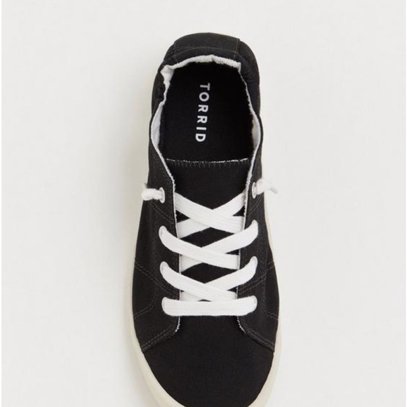 Torrid Riley Ruched wide sneaker - Picture 2 of 7